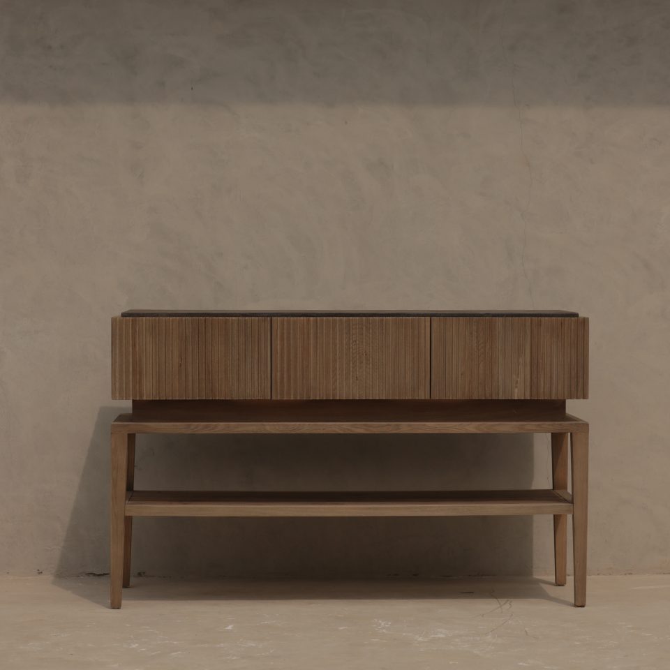 ROSTER WOODEN CONSOLE