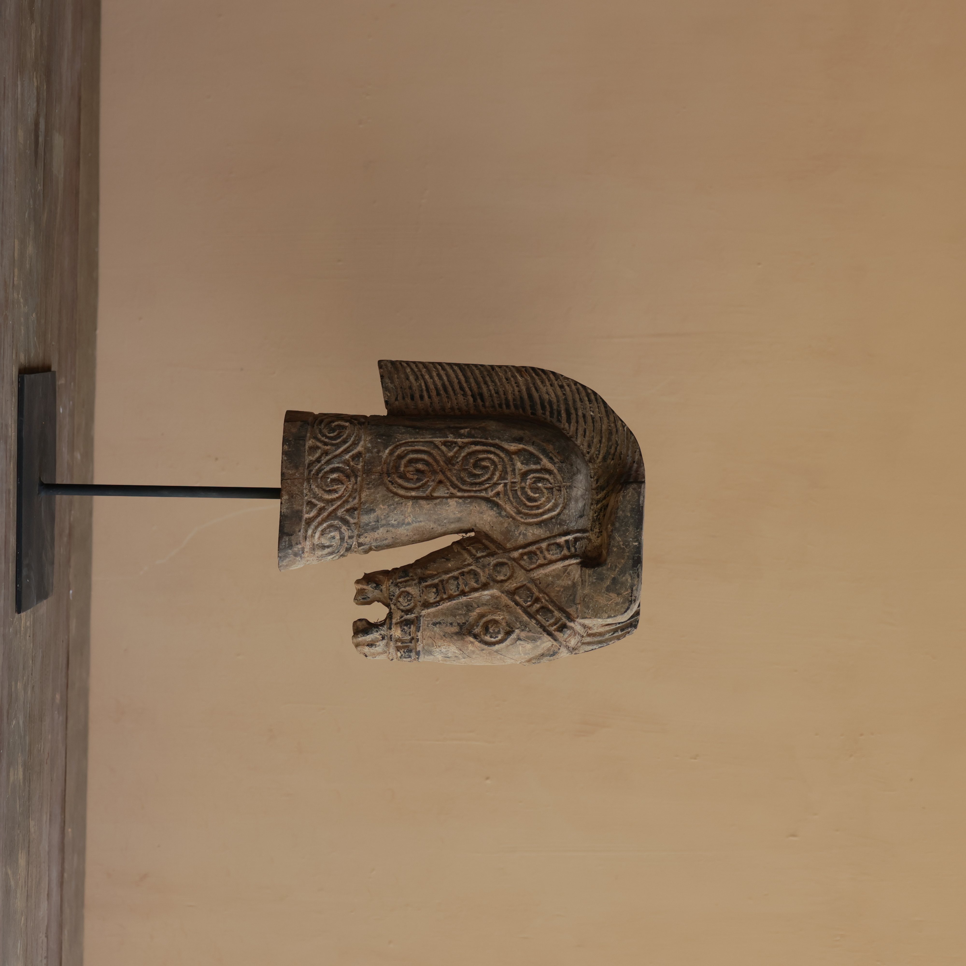 MANTEL HORSE