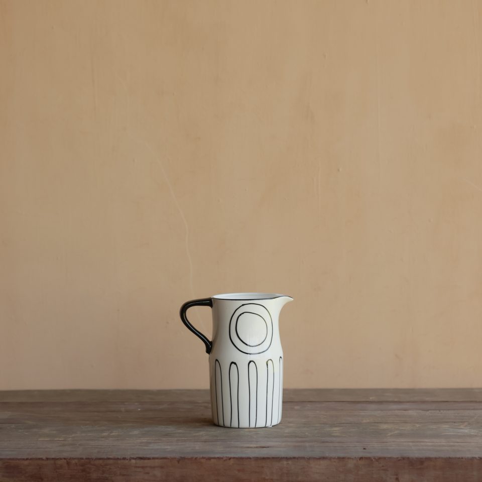 JUG MONOCHROME