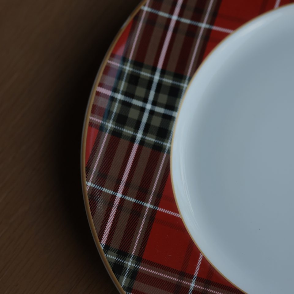 Yuletide Check Dinner Plate