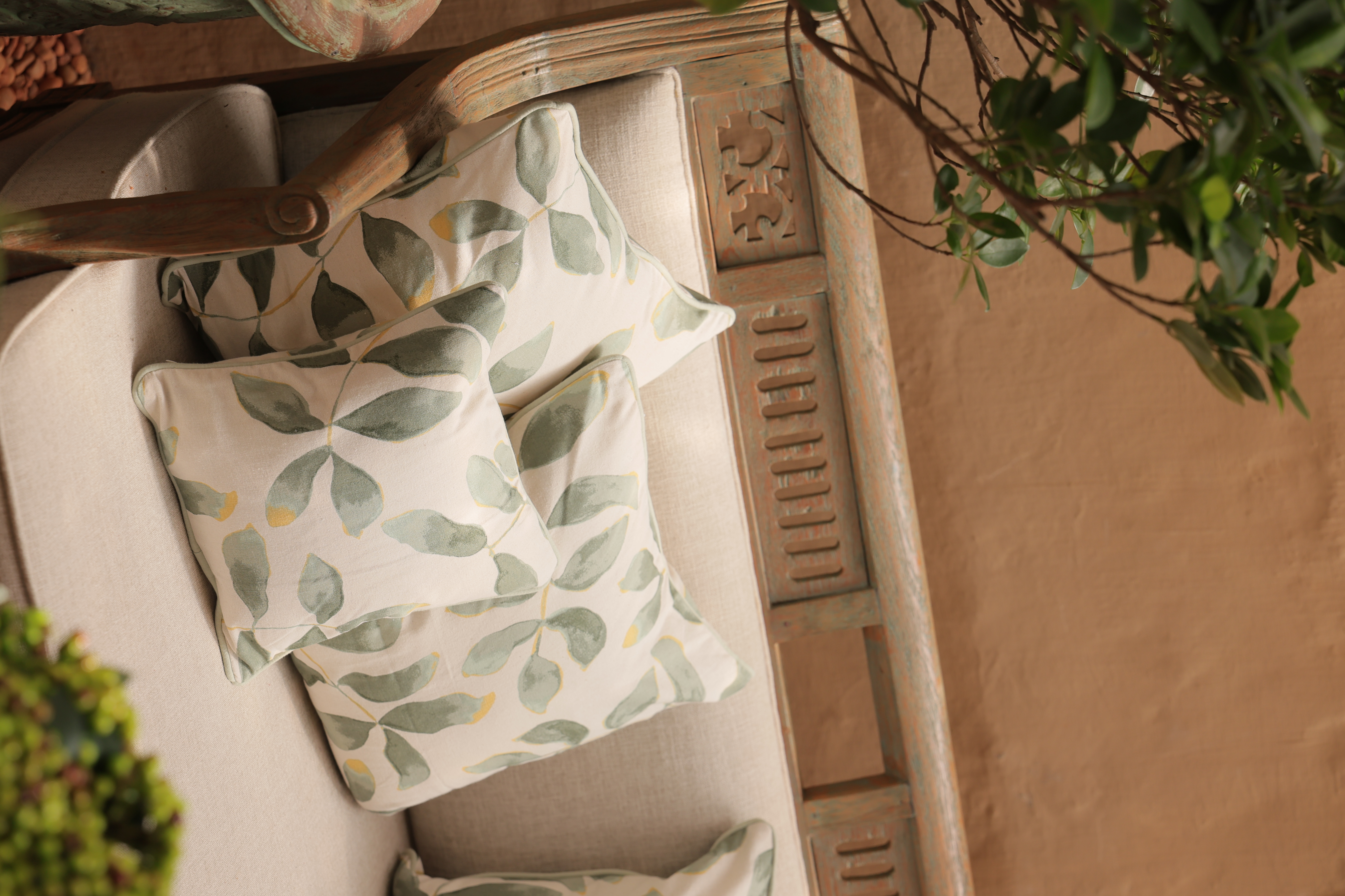 WHISPERING LEAVES CUSHION COVER BIG