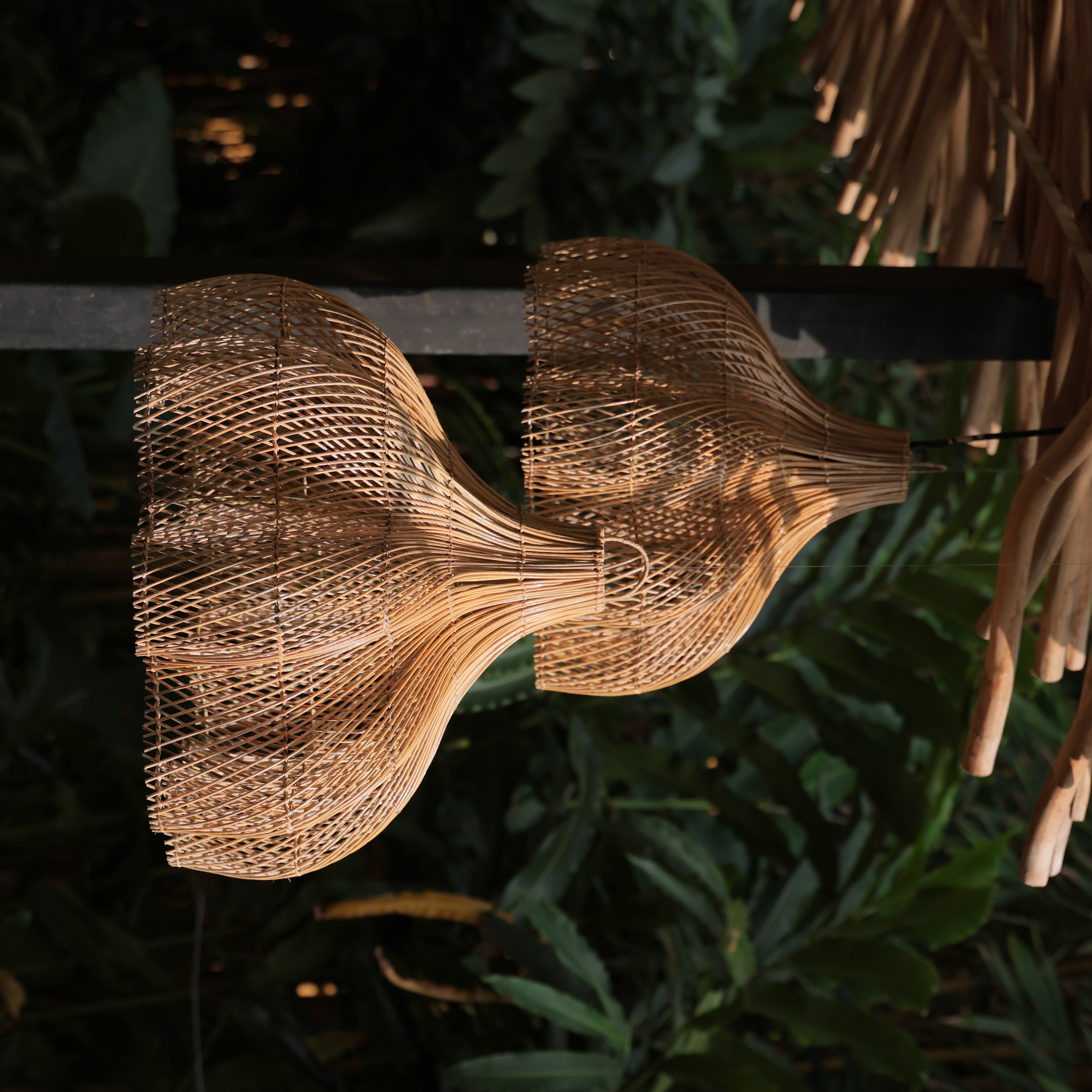 RATTAN BLOOM PENDANT BIG