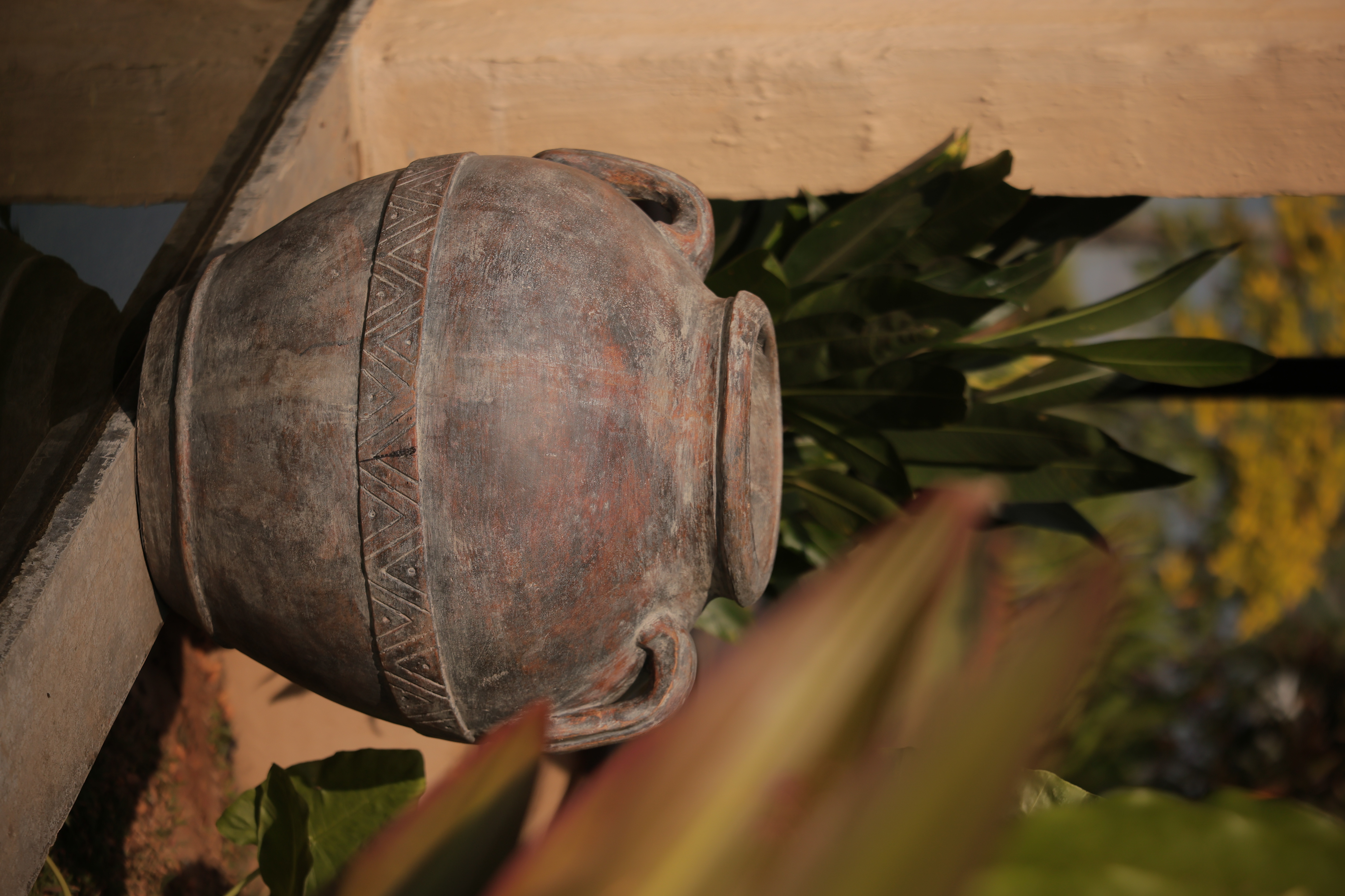 HERITAGE TWIN HANDLE VASE