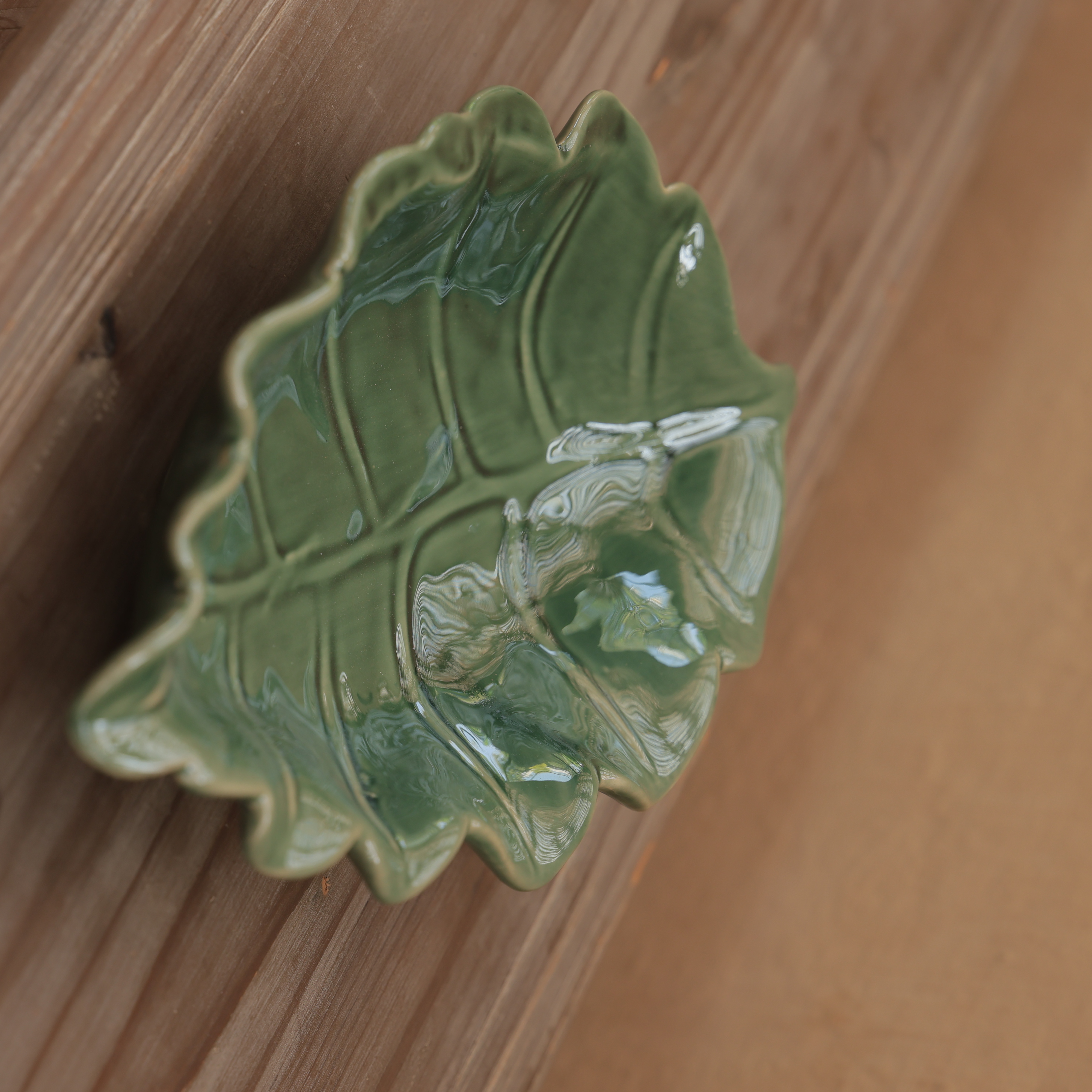 EVERGREEN LEAF PLATTER