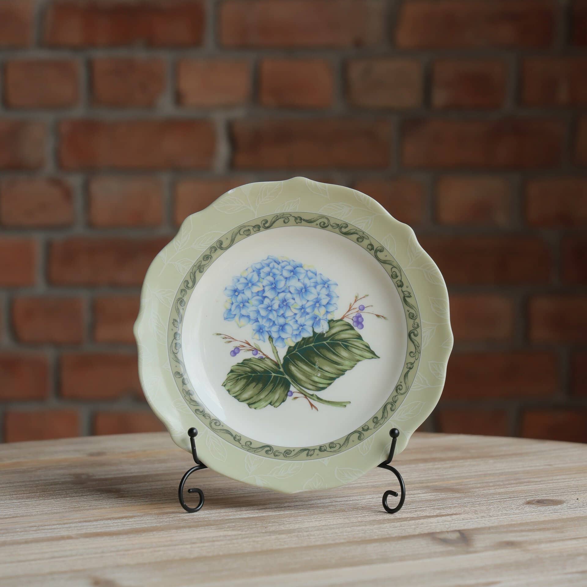 Hydrangea Bloom Plate